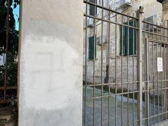 Svastica a Testaccio, Pd-Avs: “Clima di violenza politica mai visto in questo rione”