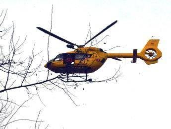 Incidente in montagna al Corno alle Scale, scivolano per 30 metri: feriti sei alpinisti