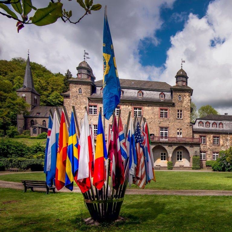 ATTIVITA’ PROFESSIONALI. Seminario Internazionale bilingue: Italiano/Tedesco nr.26|18. “Smart Patrolling – Tecnologie digitali per il quotidiano controllo del territorio e la gestione operativa dei grandi eventi.” I.B.Z. Castello di Gimborn – Colonia (GERMANIA) 22 – 26 Giugno 2026.