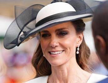 Mamma malata di tumore scrive a Kate Middleton e la principessa le risponde: “Positività è fonte di stimolo”