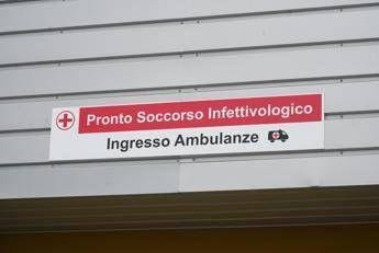 Hantavirus, l’alert Uk e i sanitari nel B&B: così è stato trovato il turista inglese a Milano
