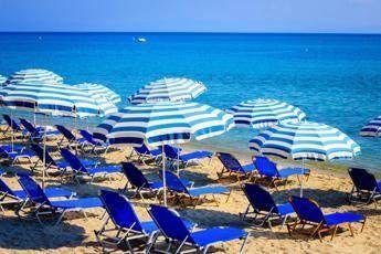L’abbronzatura? ‘E’ fuori moda’, il medico estetico: “Un trend che fa bene alla pelle e alla salute”
