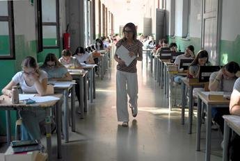 Maturità 2026, al via l’esame con la prova di italiano. Meloni: “Dimostrate quello che siete”