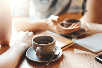Salute, cardiologi Usa: “Con massimo 5 tazze al giorno di caffè caffeinato sicurezza e possibili benefici”