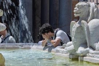 Caldo estremo sull’Italia, due città in allerta massima e 6 bollini arancioni: il bollettino