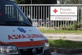 Prato, spari al pronto soccorso: ferito fuggitivo. Agente indagato per tentato omicidio