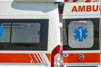 Padre, madre e figlia accoltellati in casa a Ladispoli: al vaglio posizione dell’altro figlio