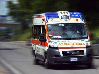 Incidente al Rally 1000 Miglia, auto esce di strada: spettatore travolto e ucciso