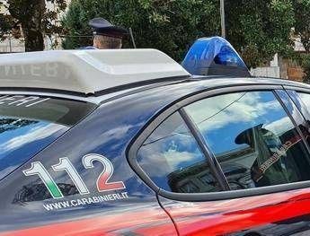 Cagliari, soffoca la moglie 81enne e chiama i carabinieri: “L’ho uccisa”