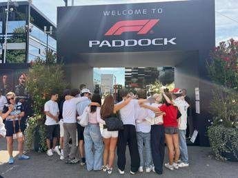 Crans Montana, i ragazzi sopravvissuti alla tragedia di Capodanno ospiti al Gp di Monza