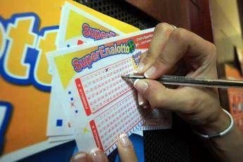 Superenalotto, numeri estrazione vincente oggi 24 ottobre. I 5 vincono 37mila euro